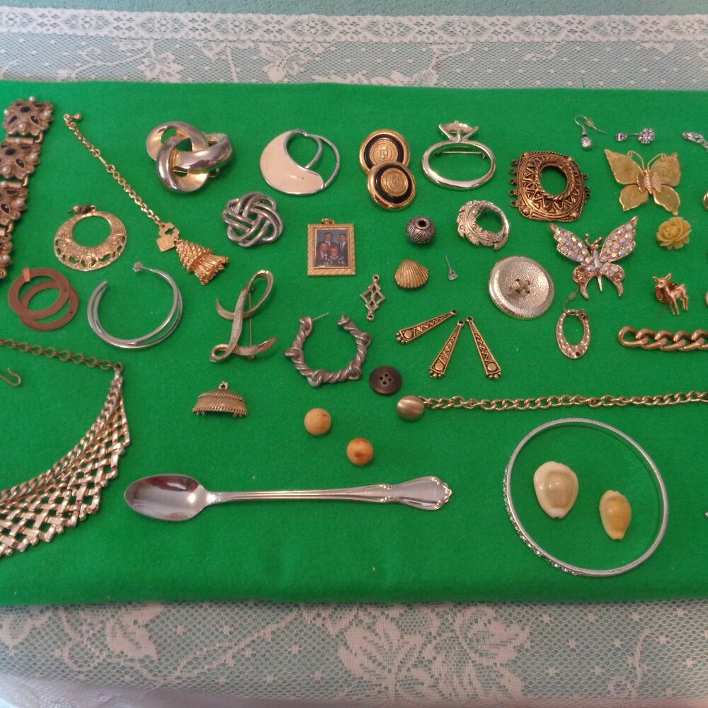 RETRO VINTAGE JEWELRY Parts & Pieces Lot